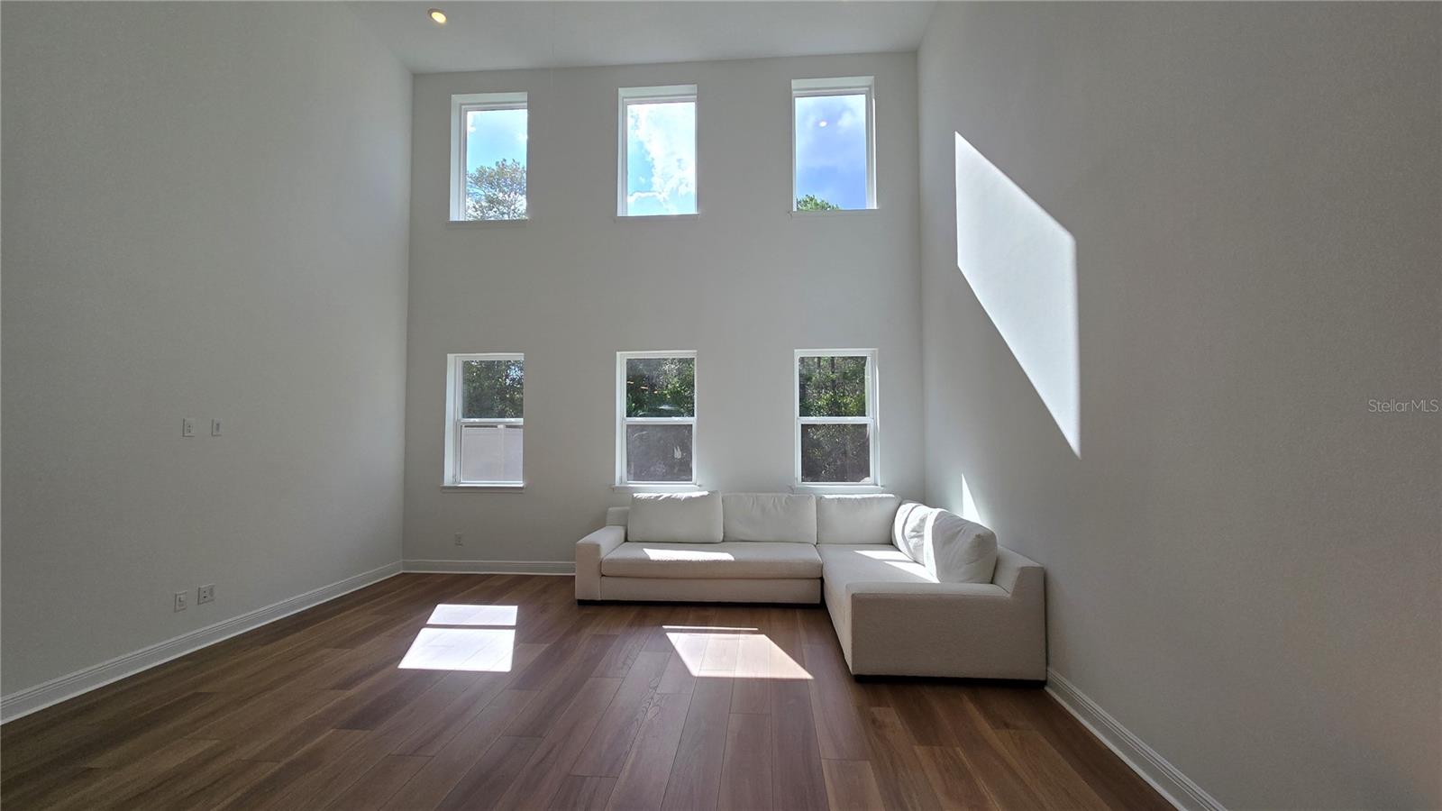 ELLINGTON PLACE - Residential Lease