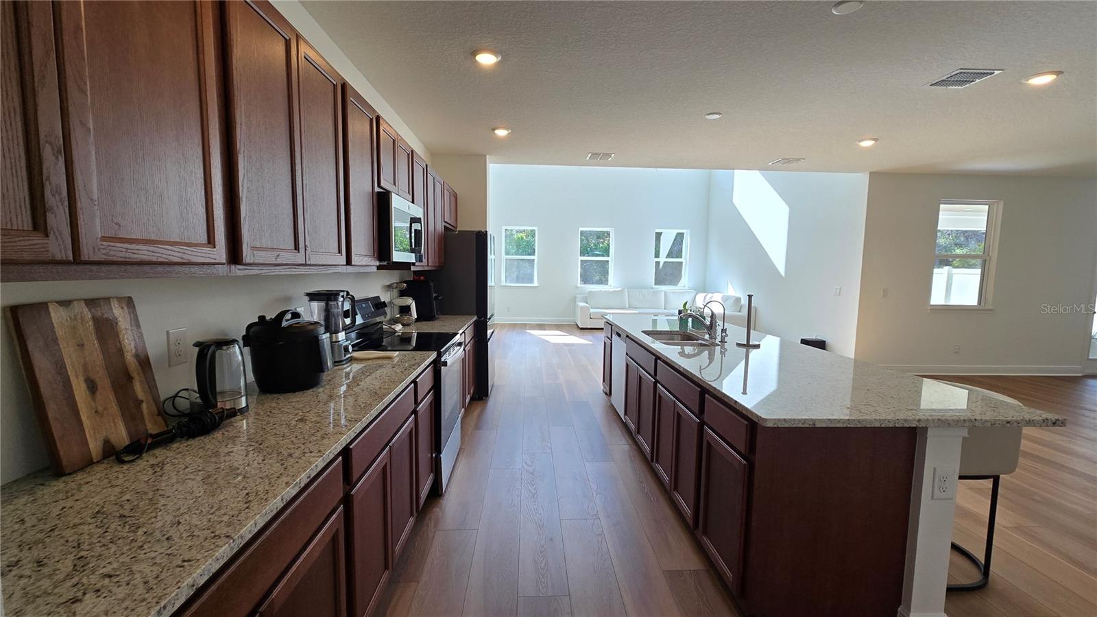 ELLINGTON PLACE - Residential Lease