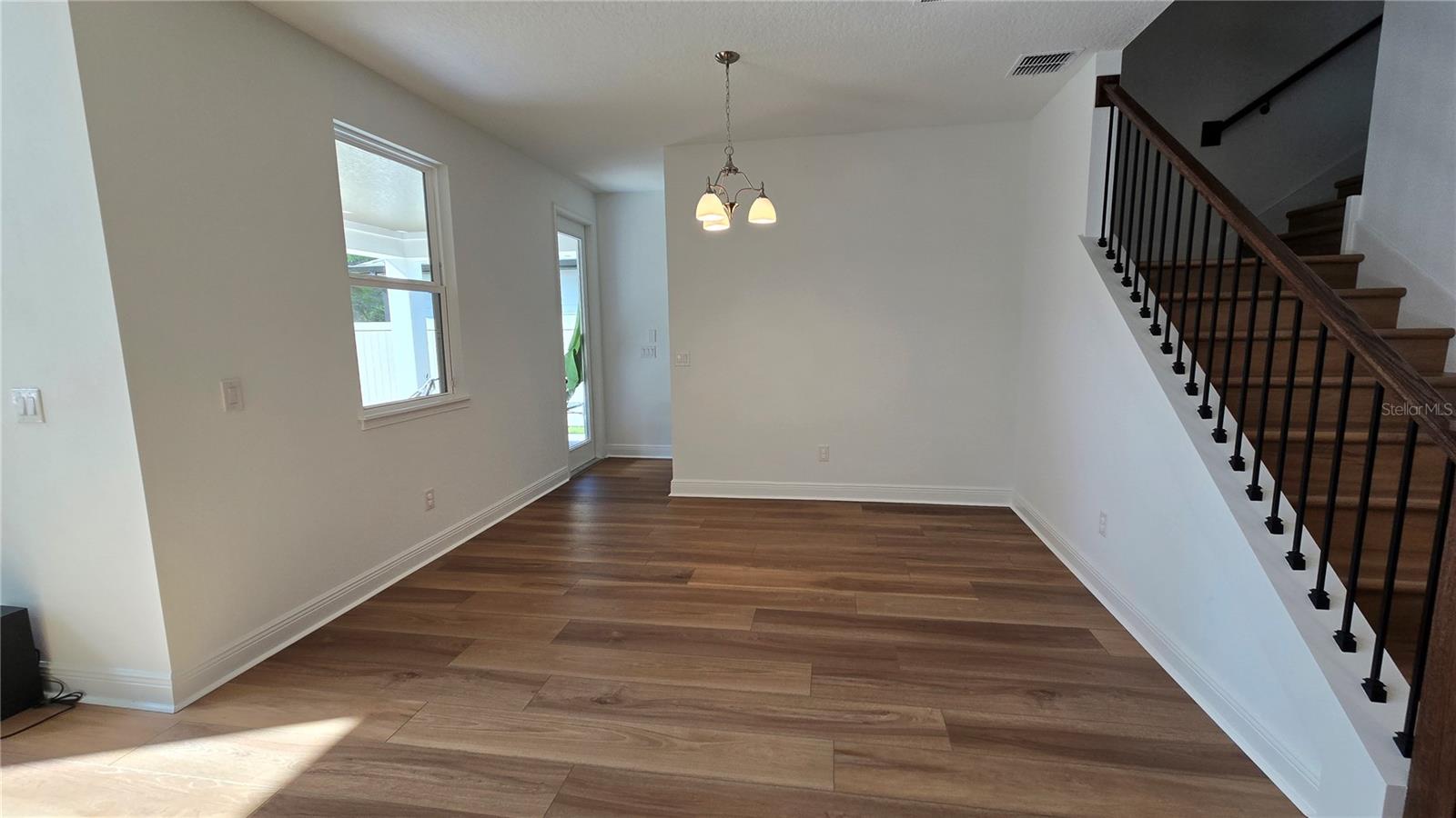 ELLINGTON PLACE - Residential Lease