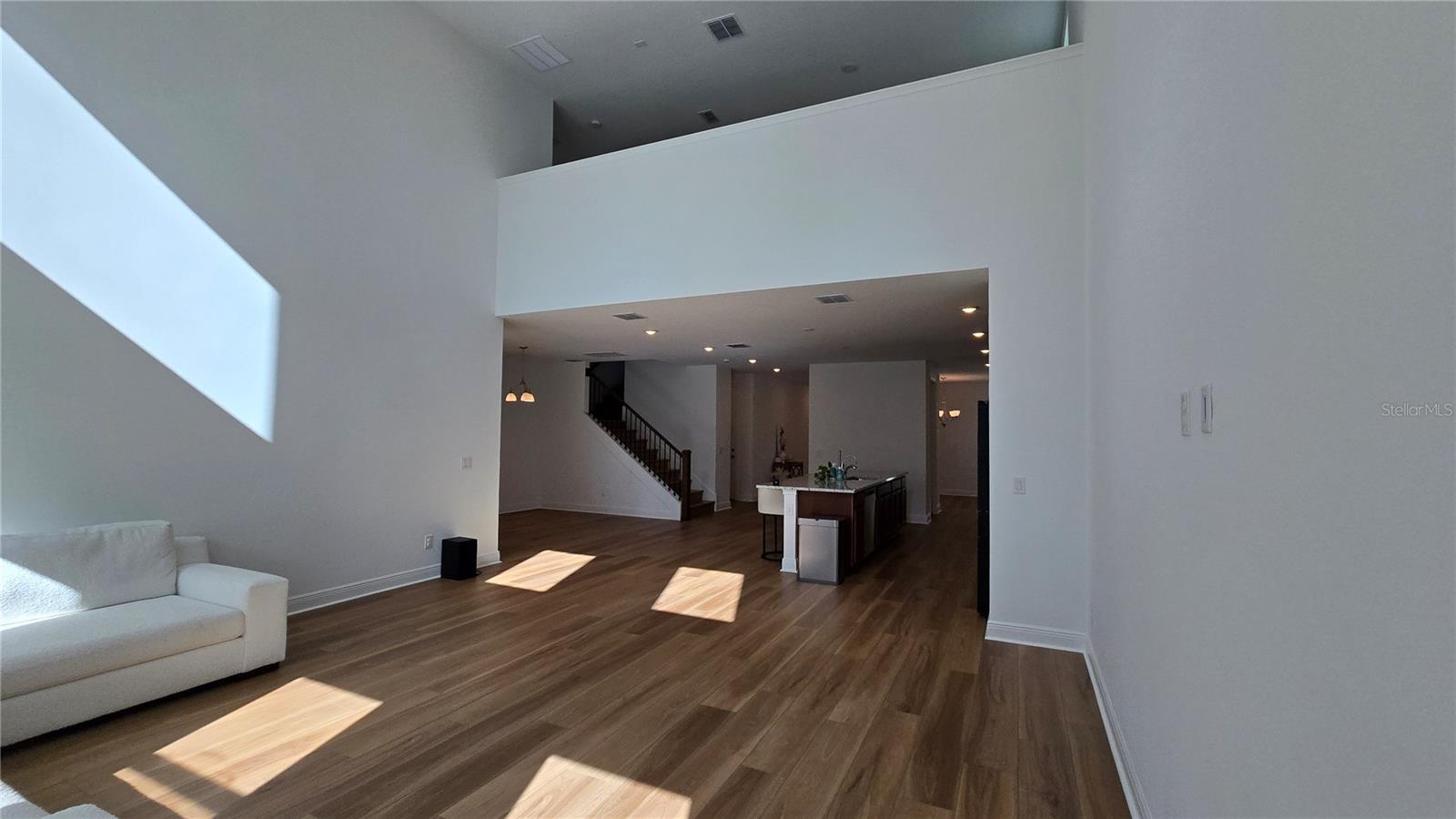 ELLINGTON PLACE - Residential Lease