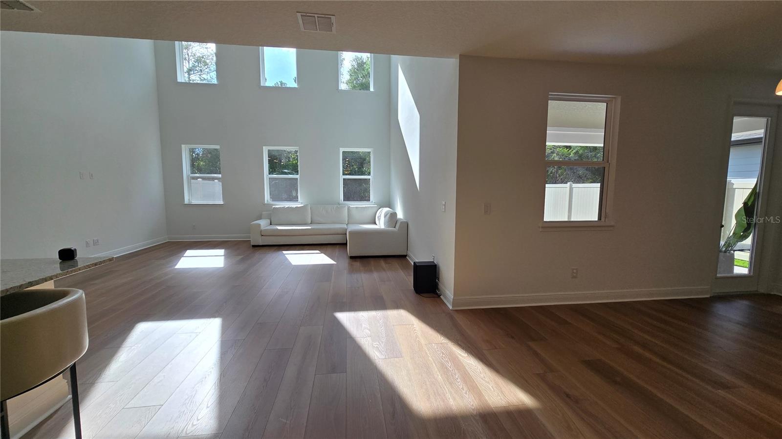 ELLINGTON PLACE - Residential Lease