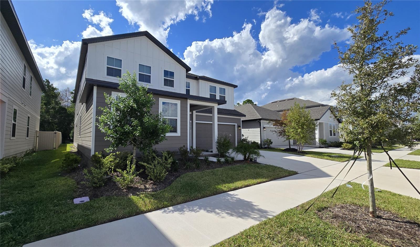 ELLINGTON PLACE - Residential Lease
