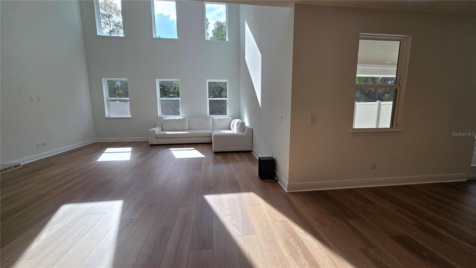 ELLINGTON PLACE - Residential Lease