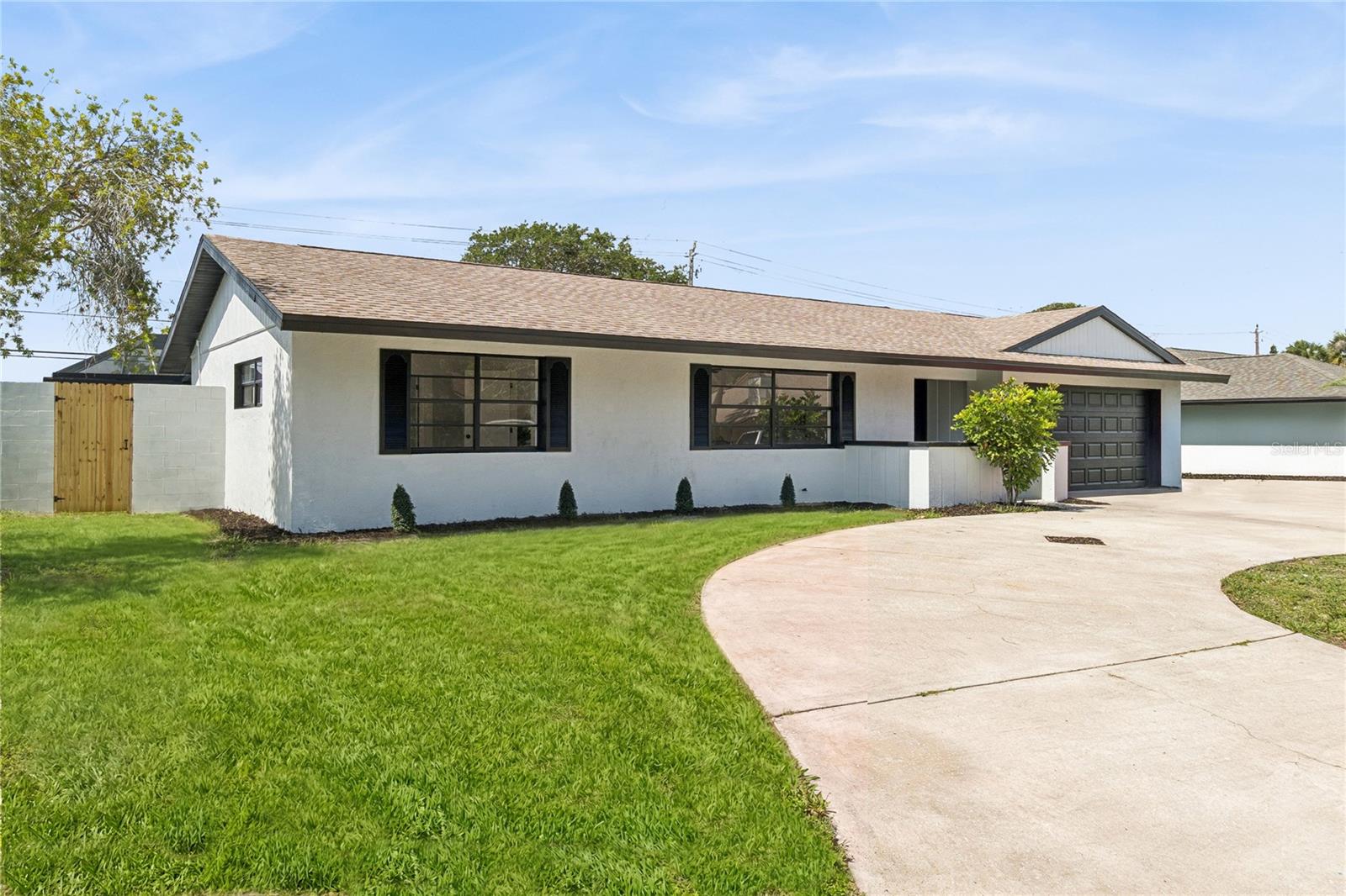 381 E RIVIERA BOULEVARD