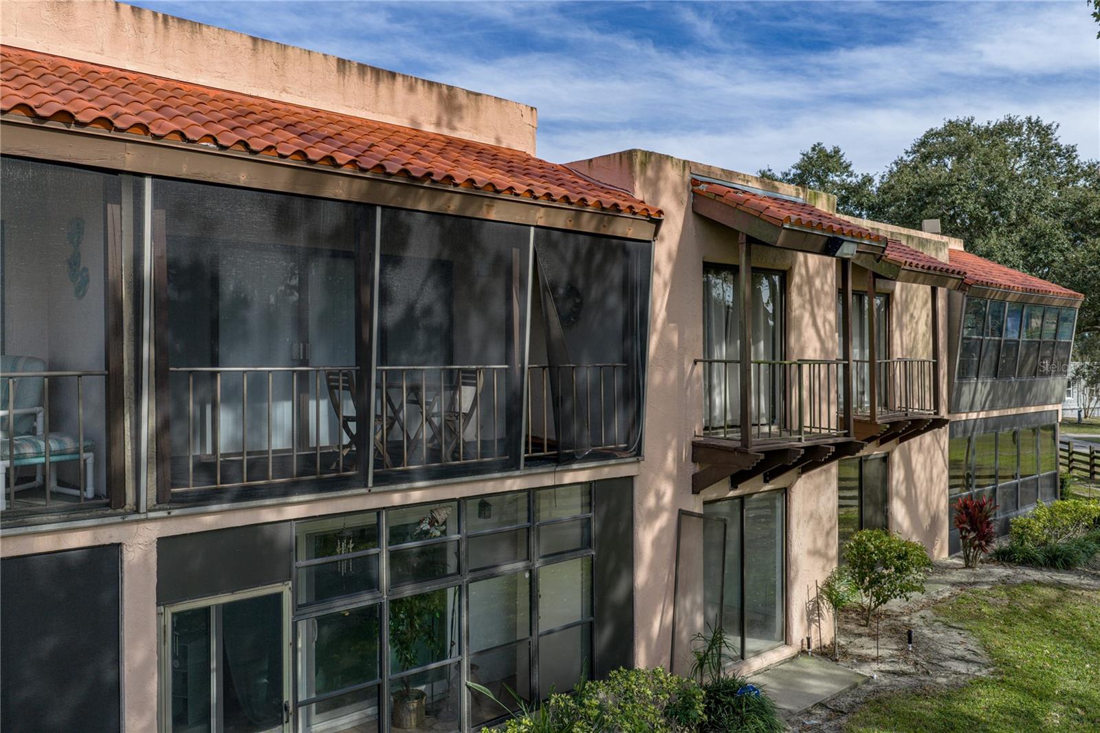 LA CASA CONDO - Residential