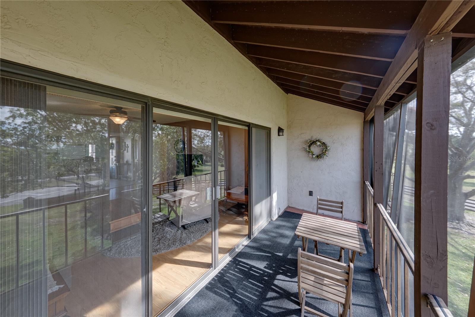 LA CASA CONDO - Residential