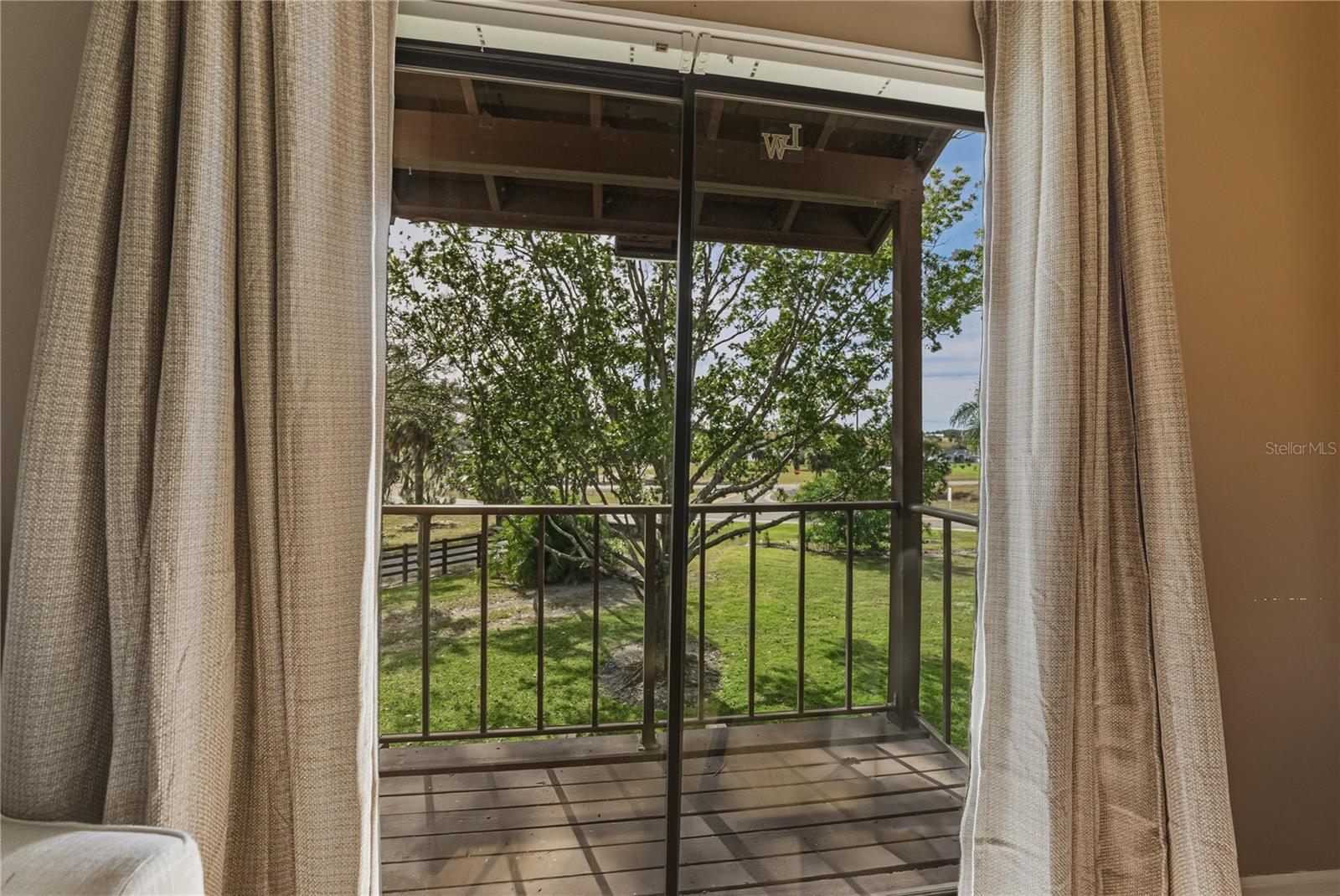 LA CASA CONDO - Residential