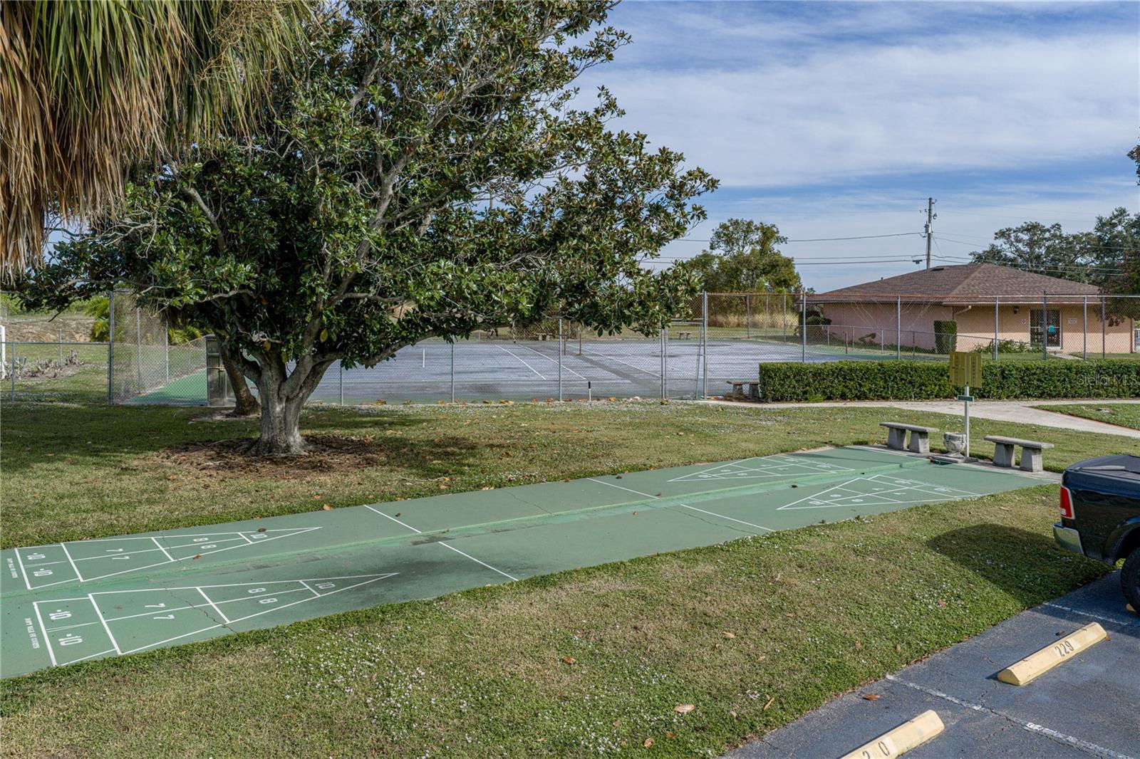 LA CASA CONDO - Residential