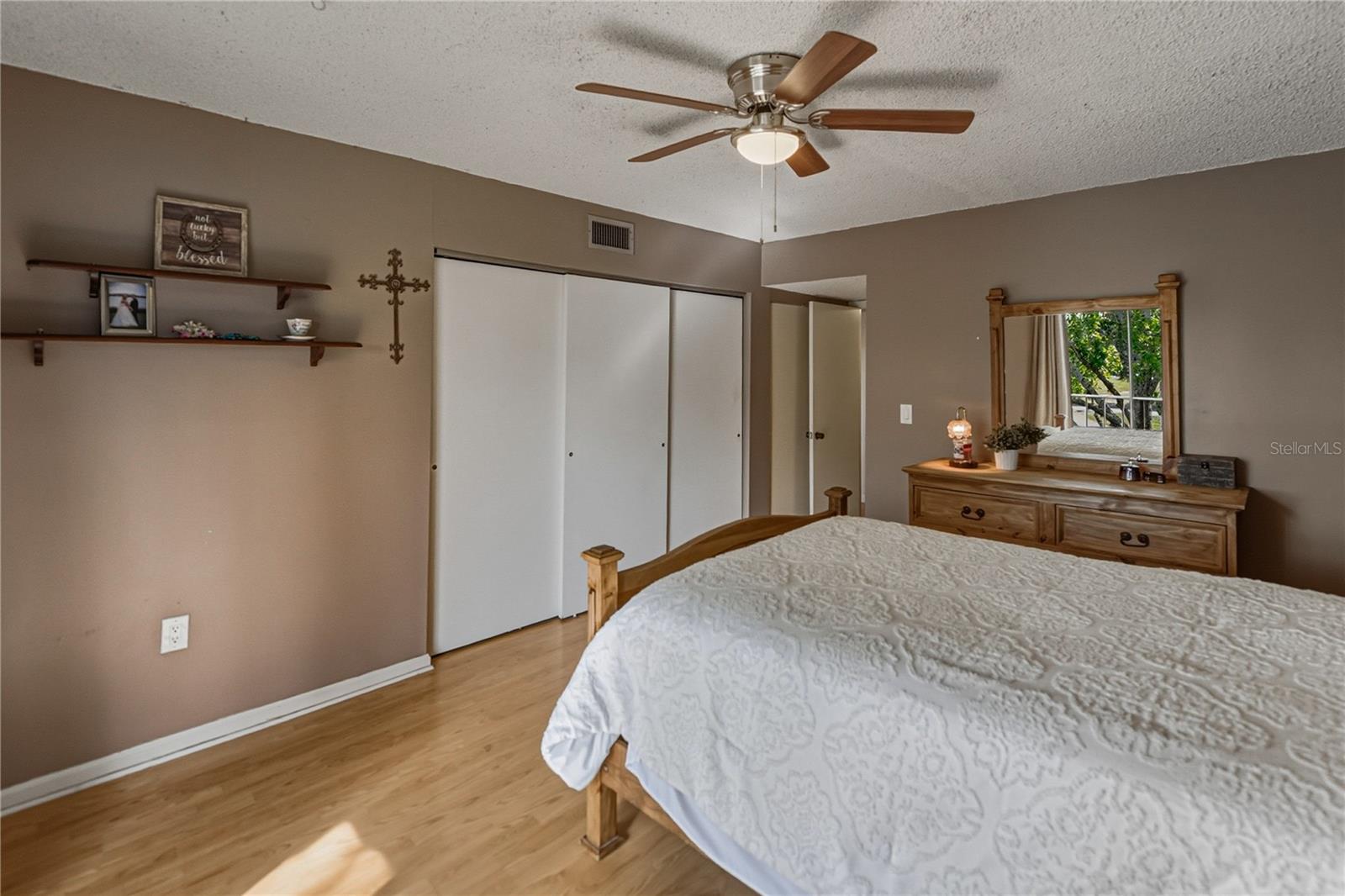 LA CASA CONDO - Residential