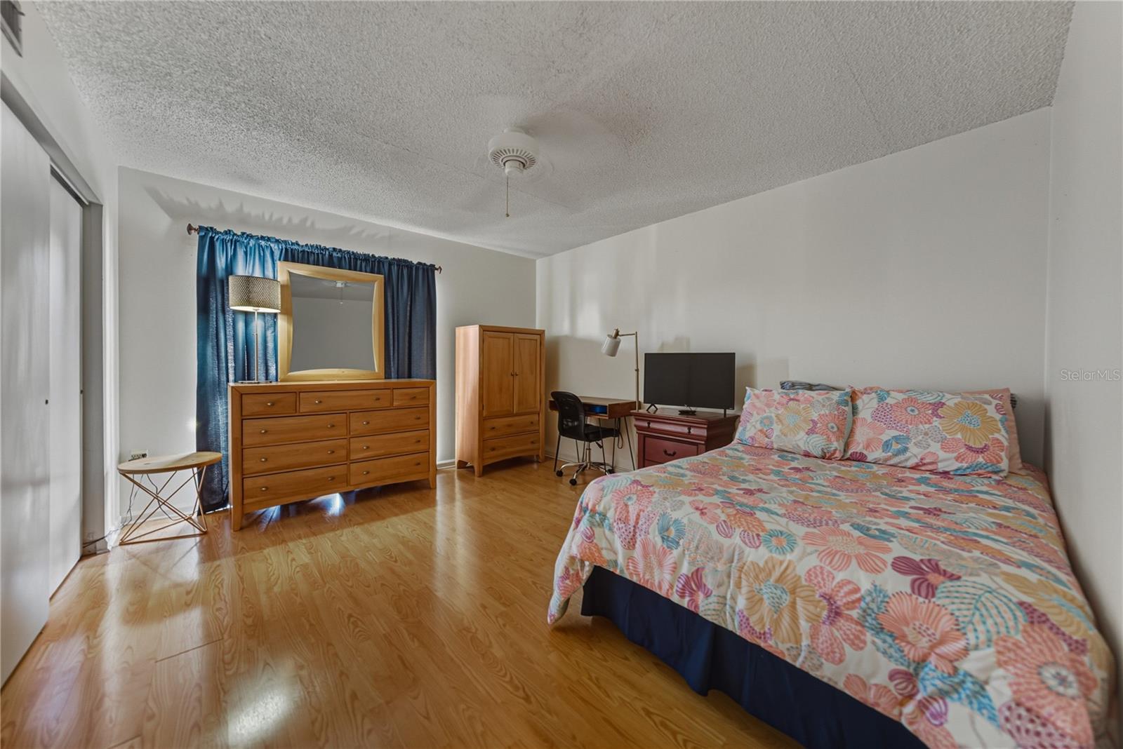 LA CASA CONDO - Residential