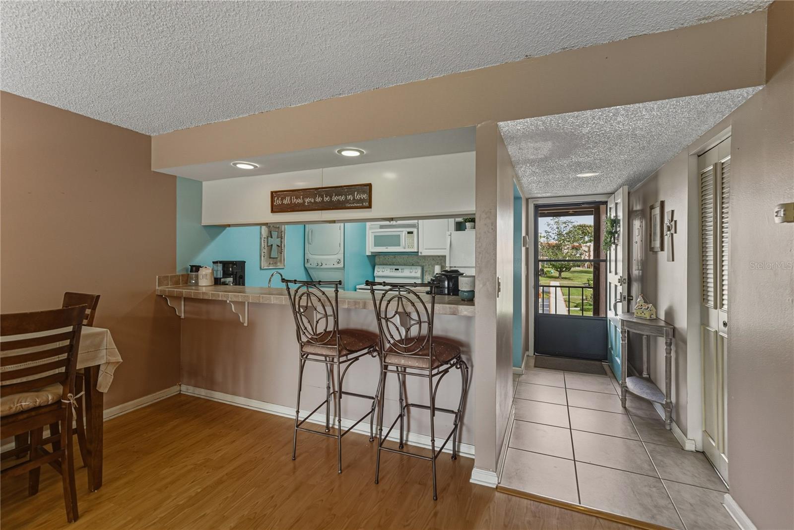 LA CASA CONDO - Residential