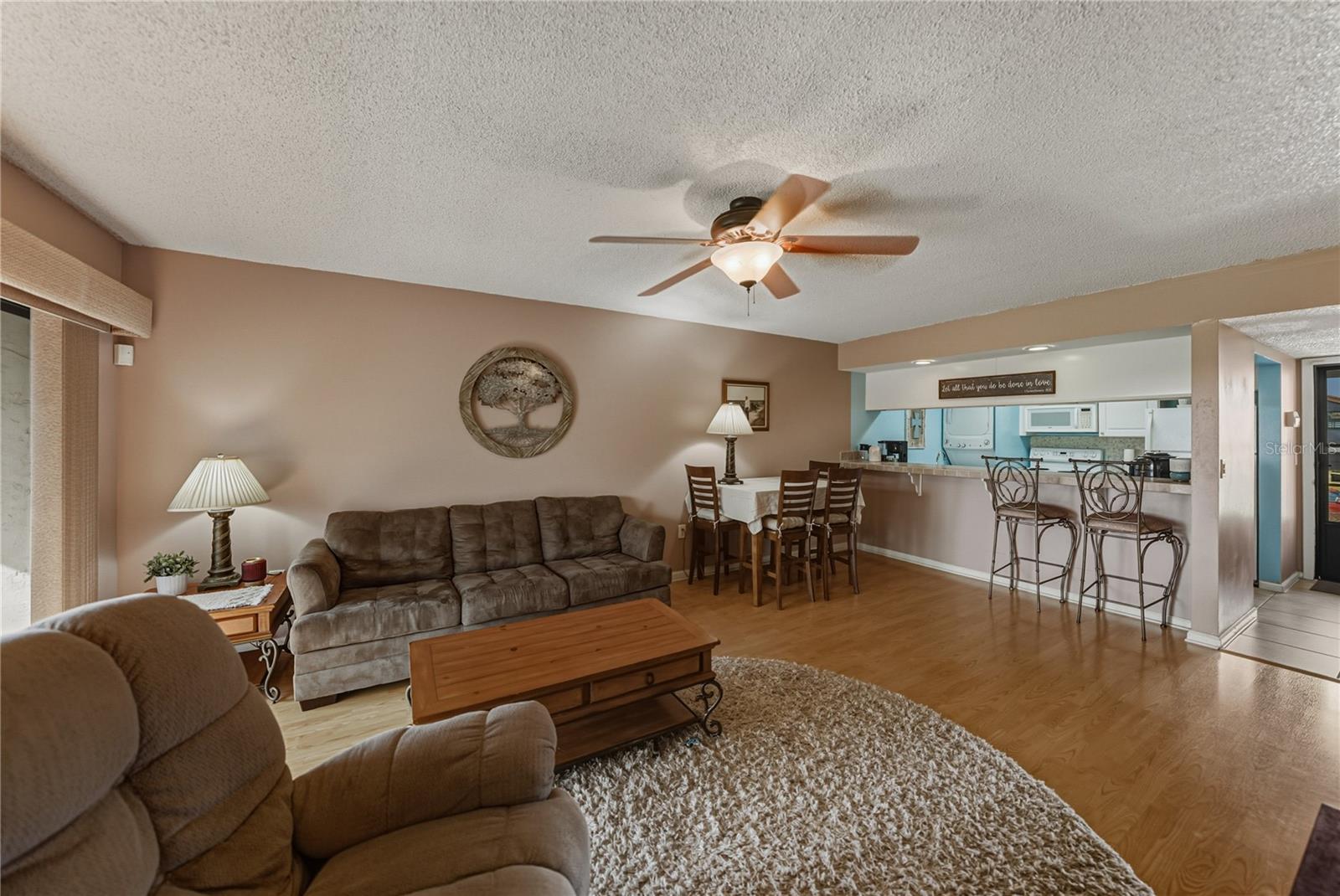 LA CASA CONDO - Residential