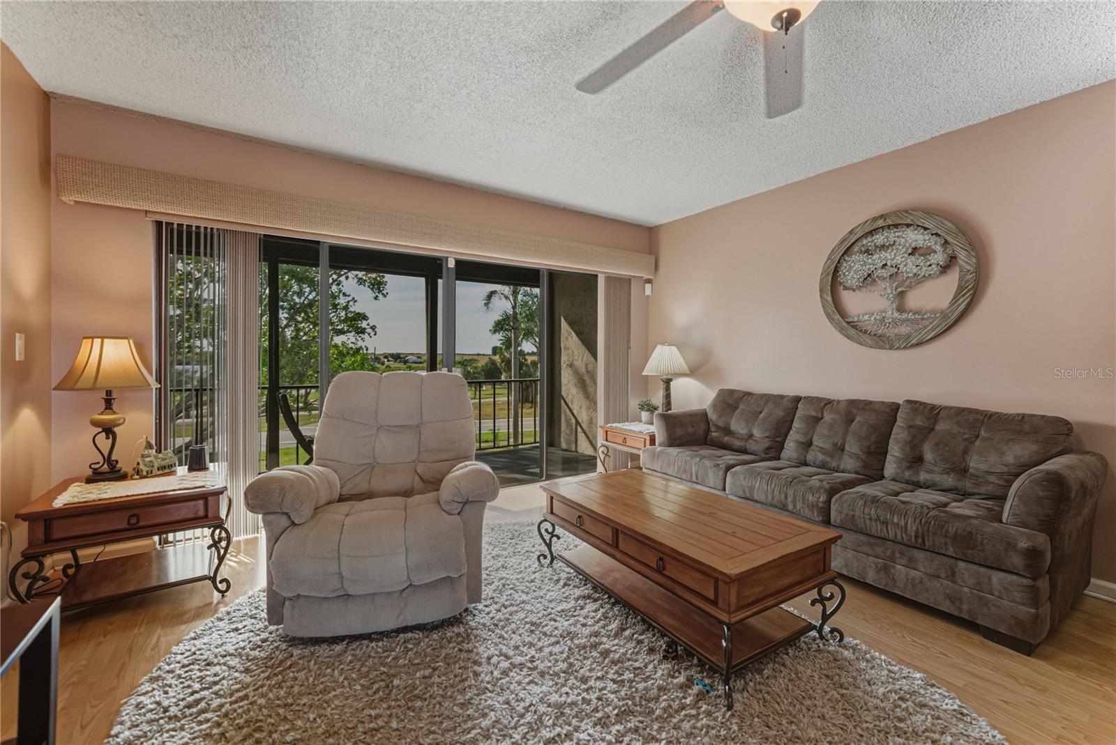 LA CASA CONDO - Residential