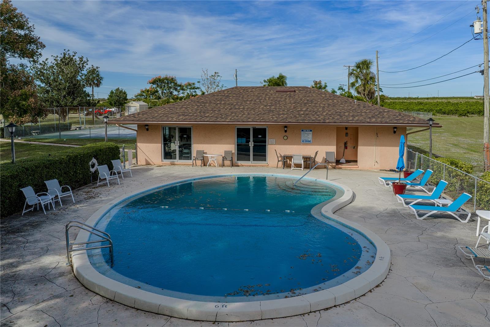 LA CASA CONDO - Residential