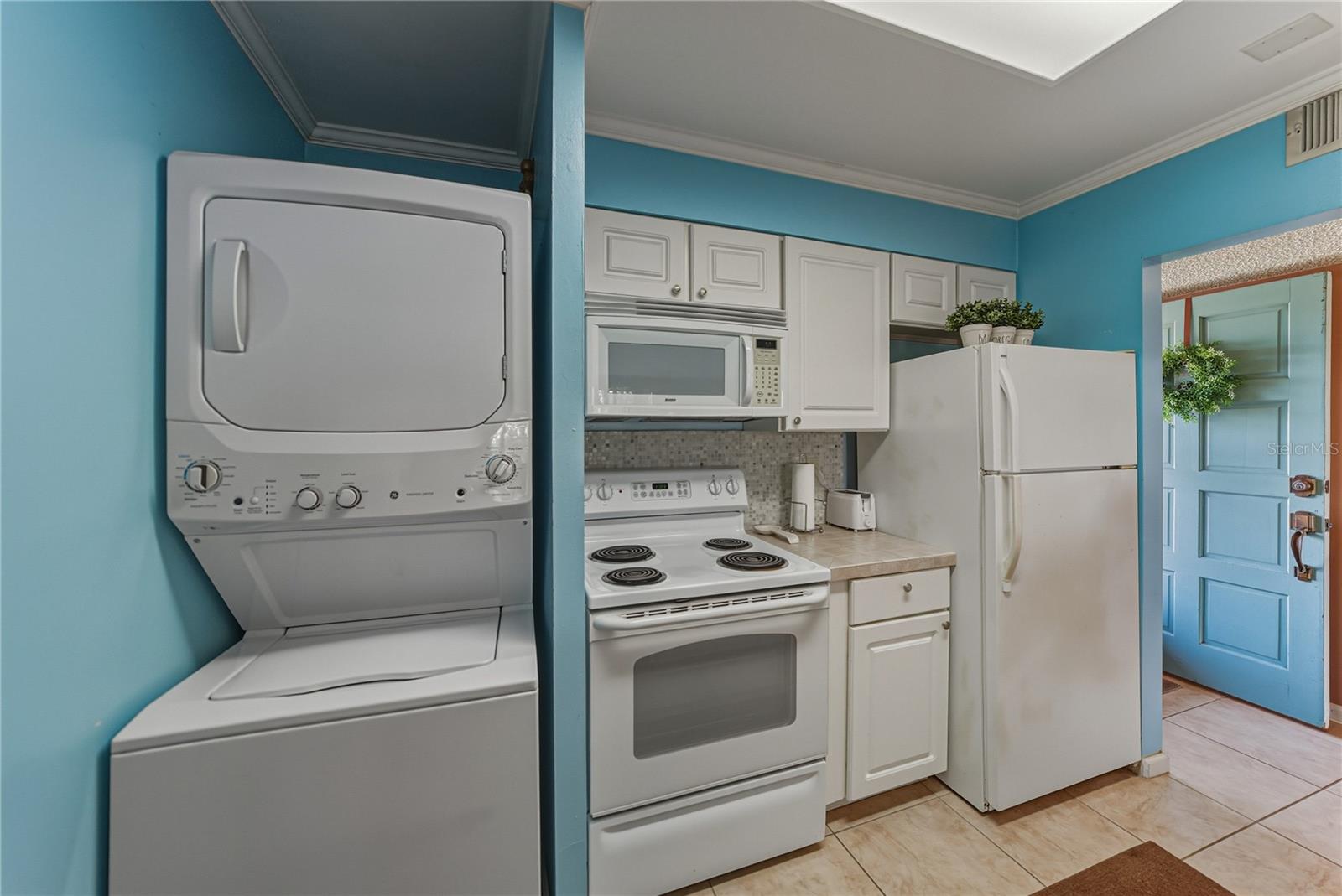 LA CASA CONDO - Residential