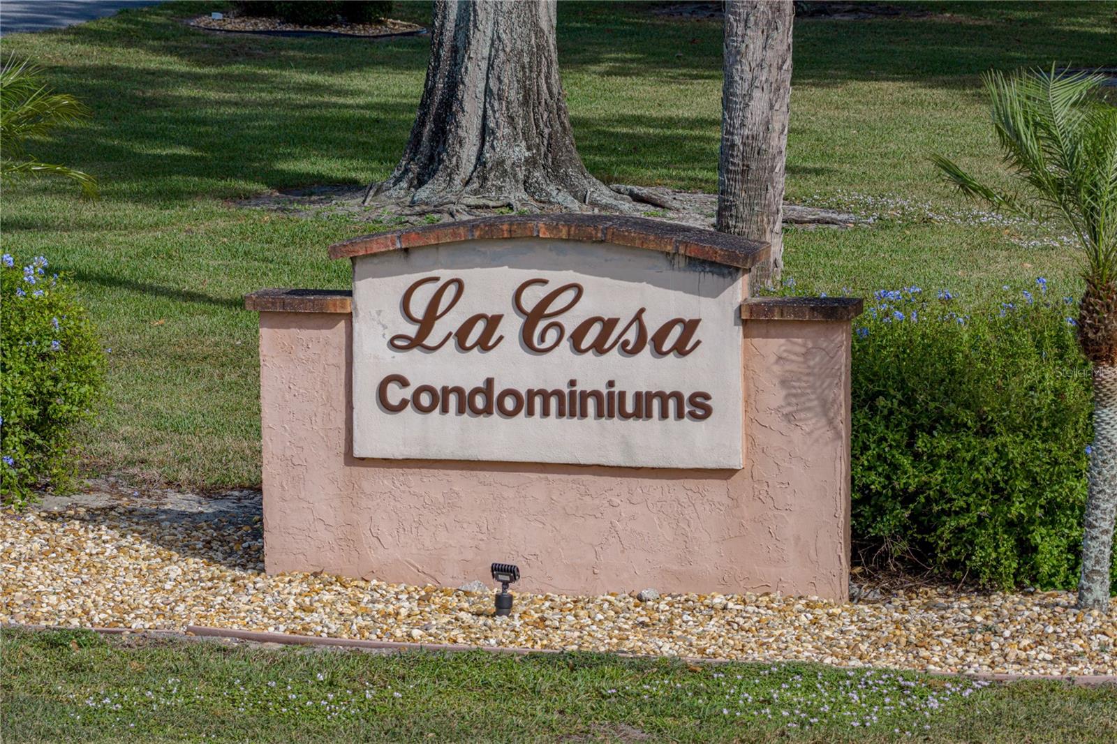 LA CASA CONDO - Residential