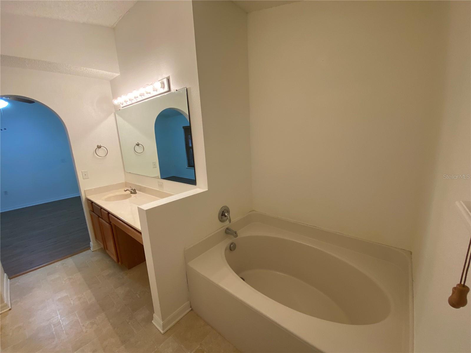 QUEENS COVE PH 04 - Residential Lease