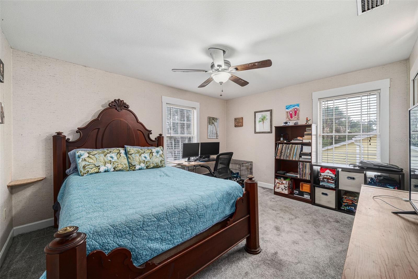 LAKE OAKS - Residential