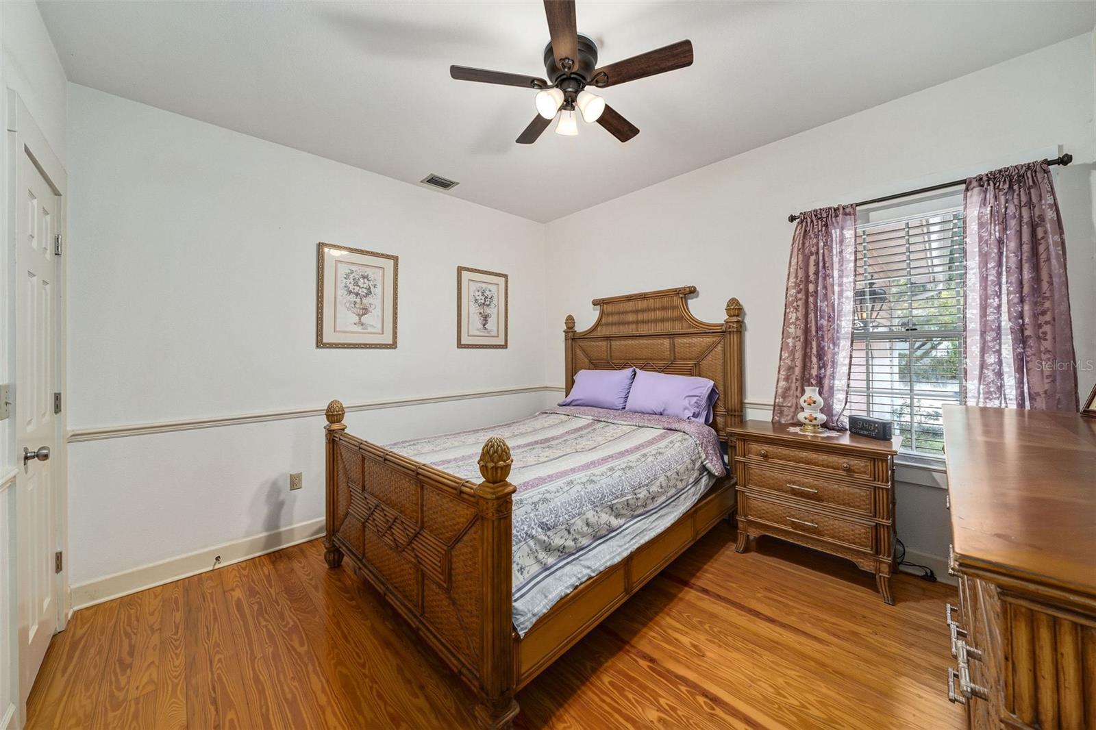 LAKE OAKS - Residential