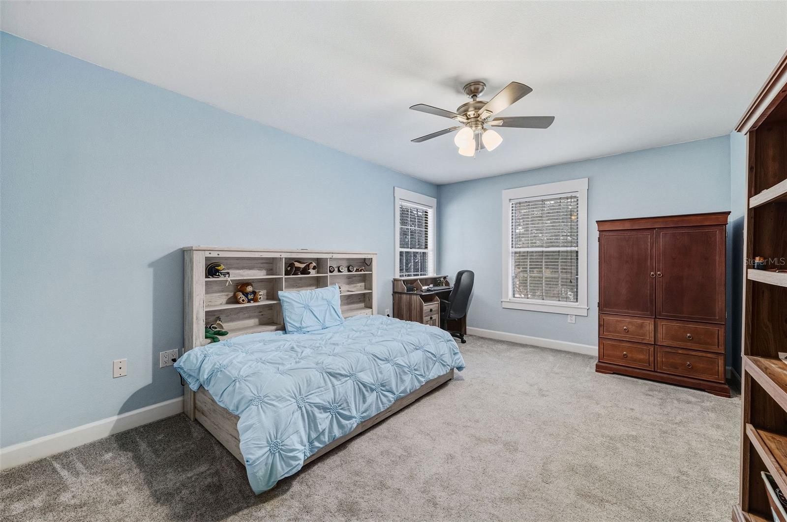 LAKE OAKS - Residential