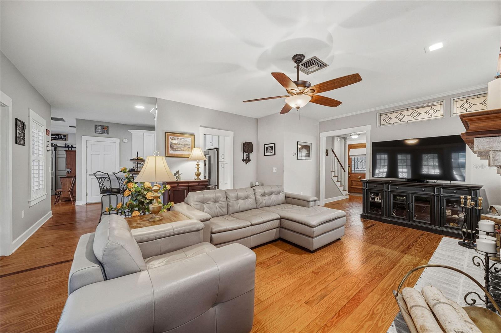 LAKE OAKS - Residential