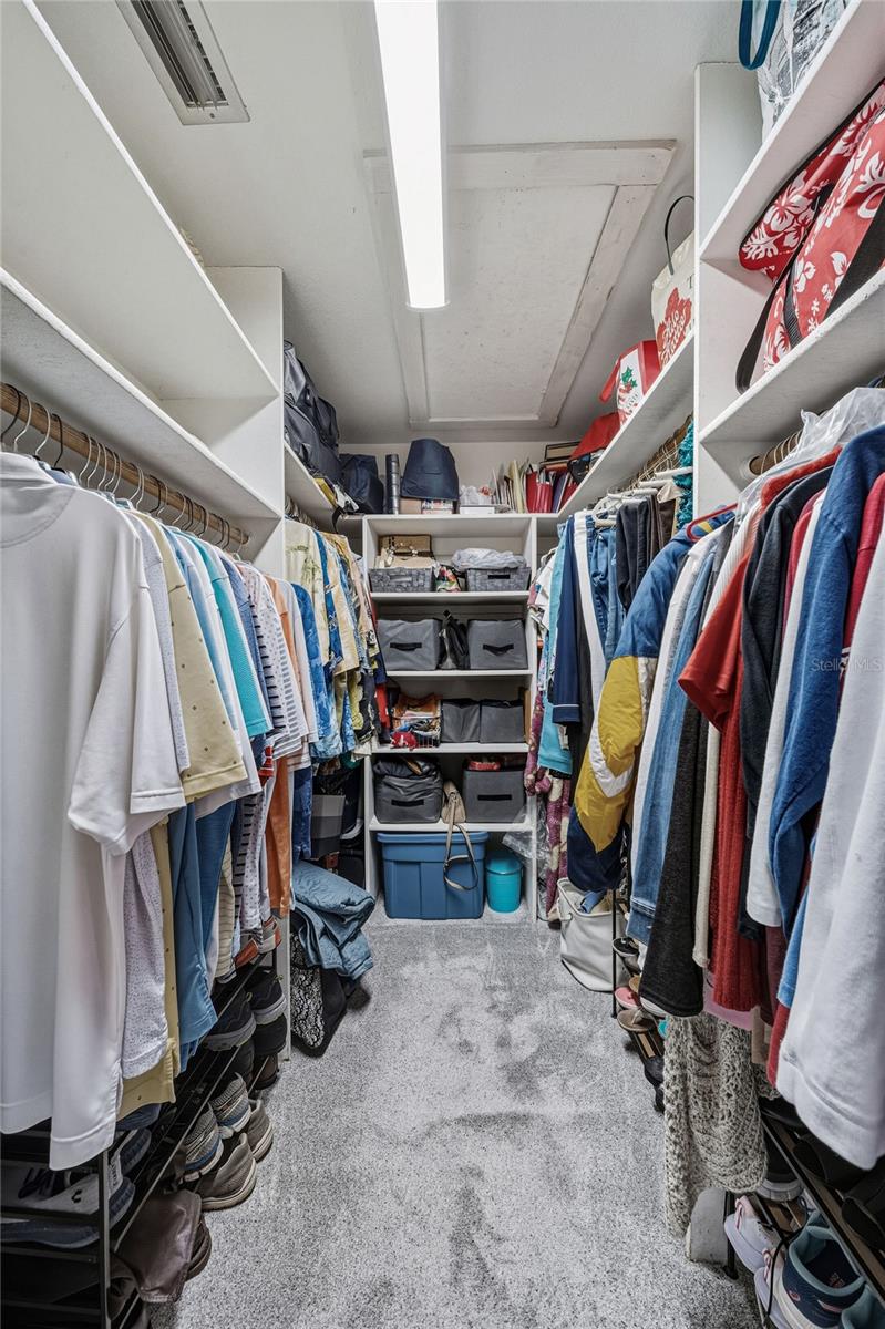 LAKE OAKS - Residential