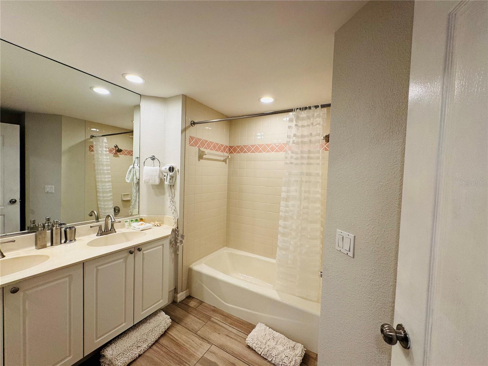 BOLLETTIERI RESORT VILLAS I - Residential Lease