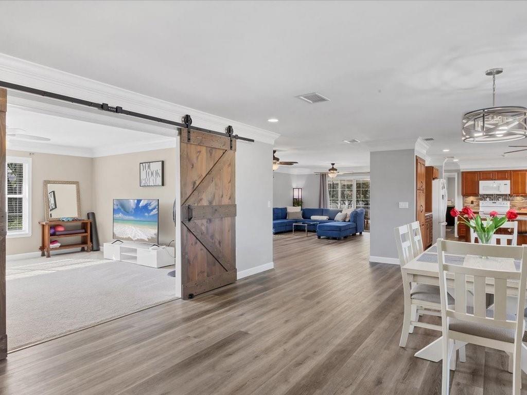 2005 W 21ST STREET W