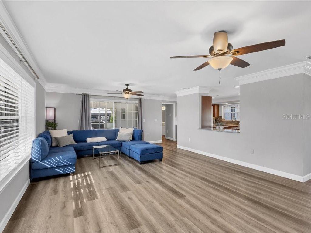 2005 W 21ST STREET W