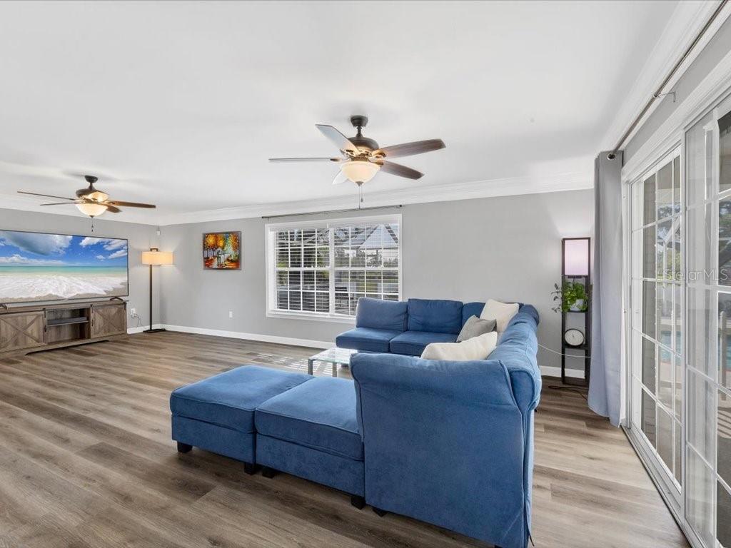 2005 W 21ST STREET W