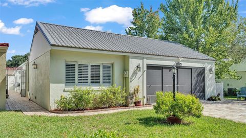 A home in WINTER HAVEN