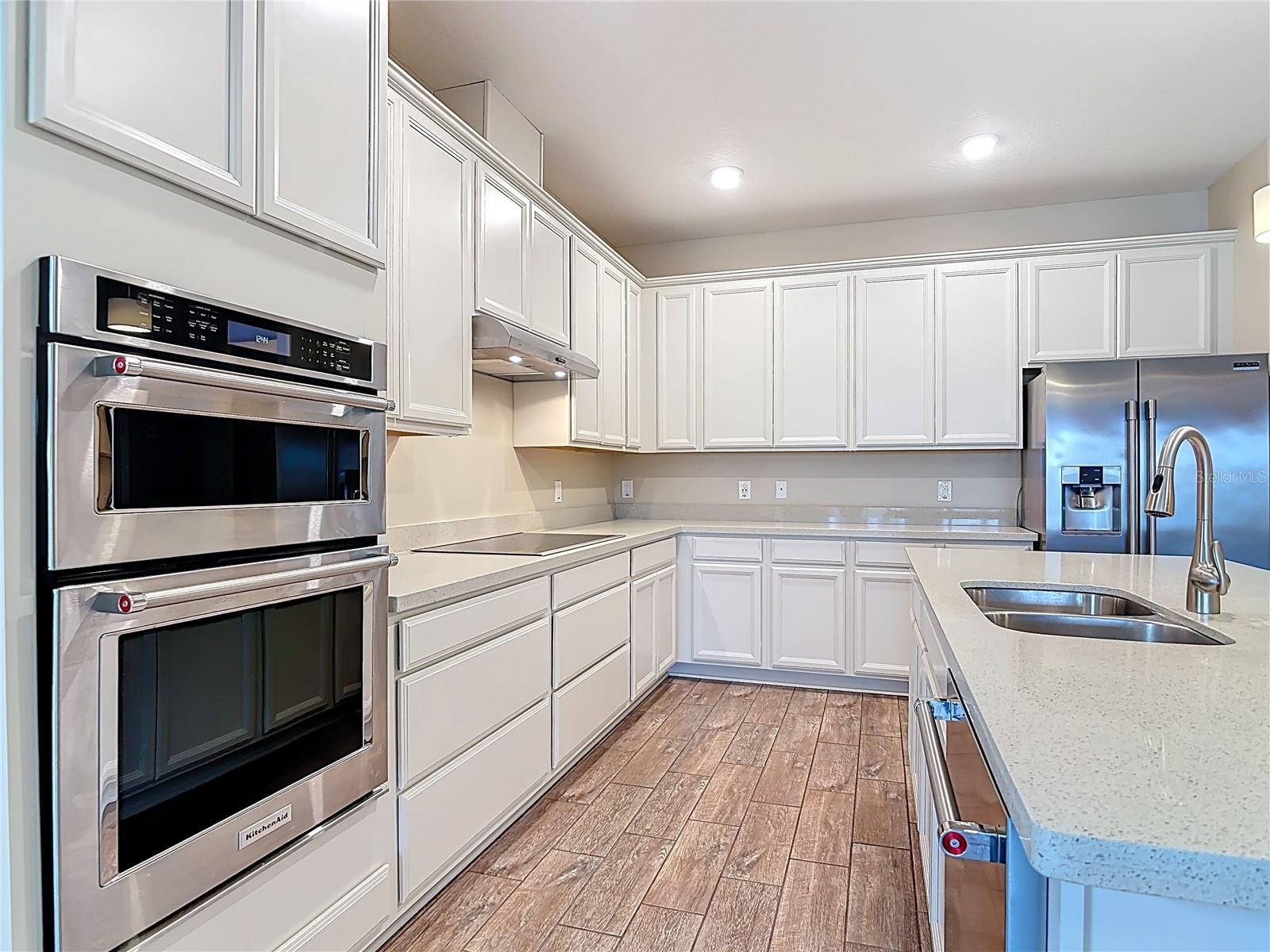 VERANO/VENETIAN BAY - Residential