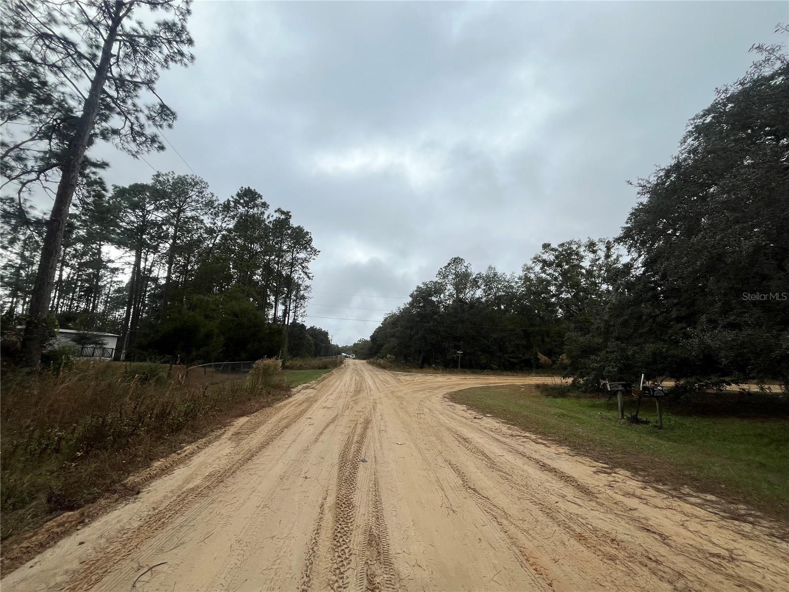 INTERLACHEN LAKES ESTATES - Land