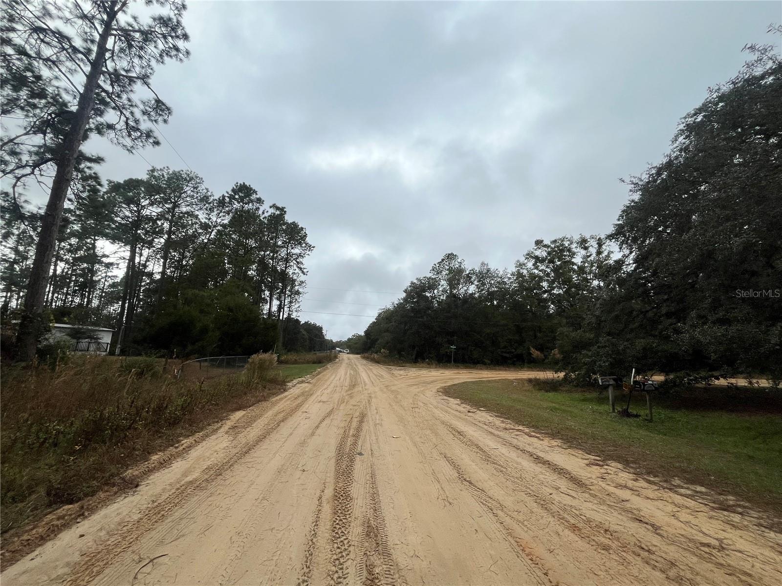 INTERLACHEN LAKES ESTATES - Land