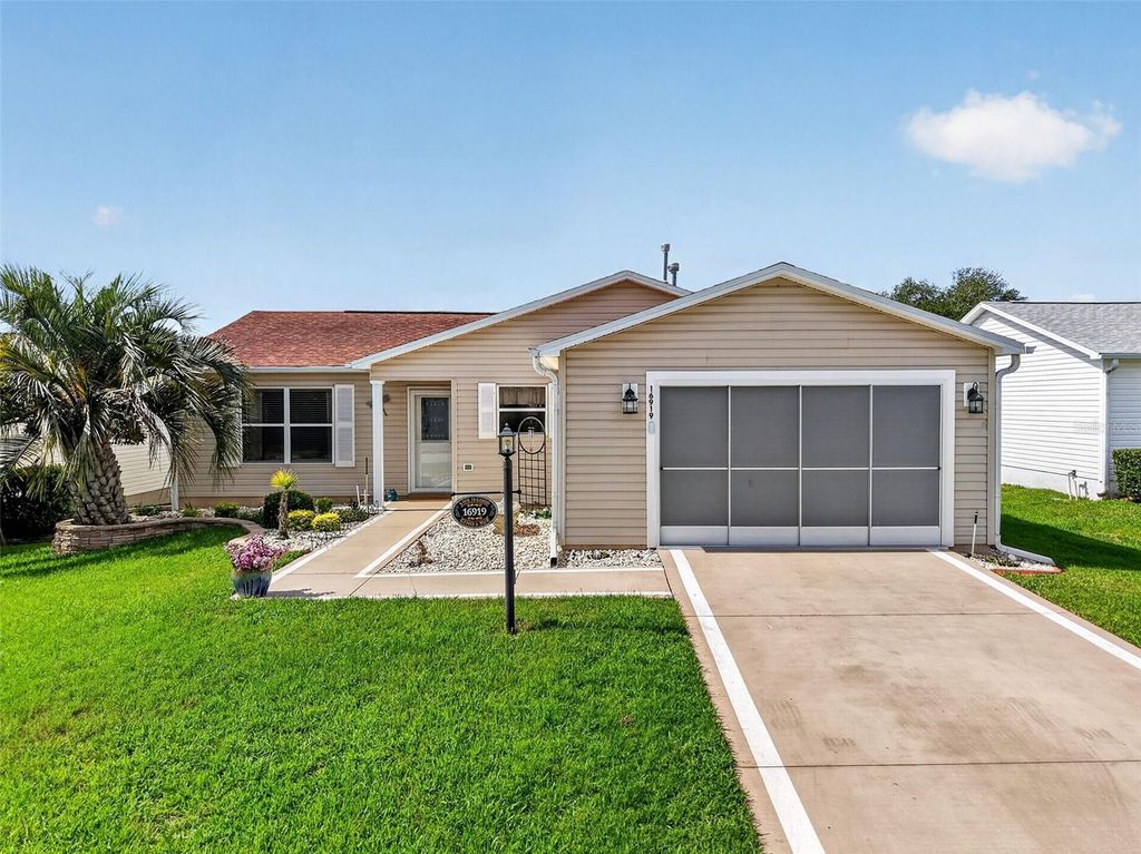 Photo of 16919 SE 96th Chapelwood Circle, The Villages, FL 32162 (MLS # G5112917)