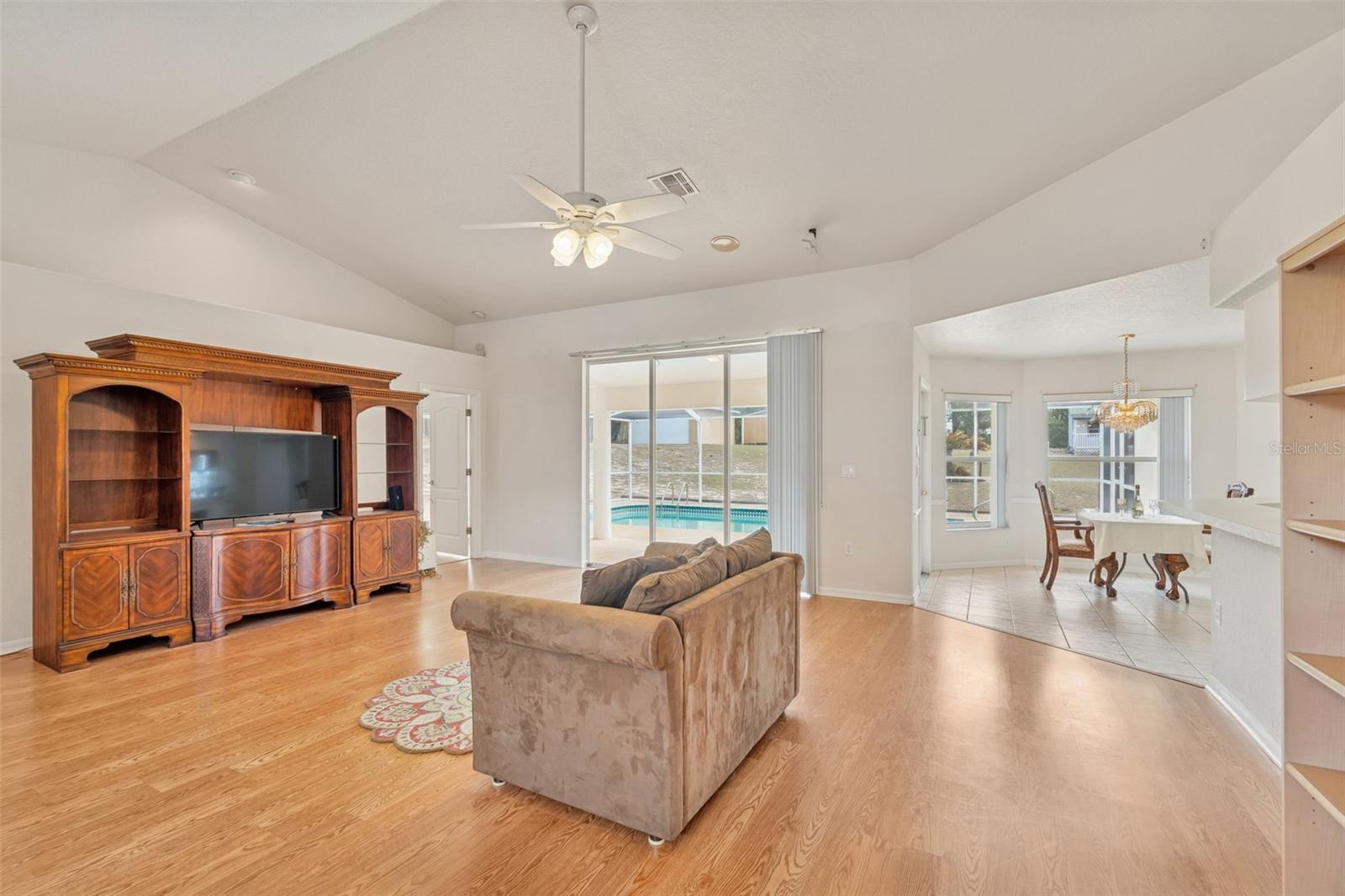 THE HIGHLANDS - Residential