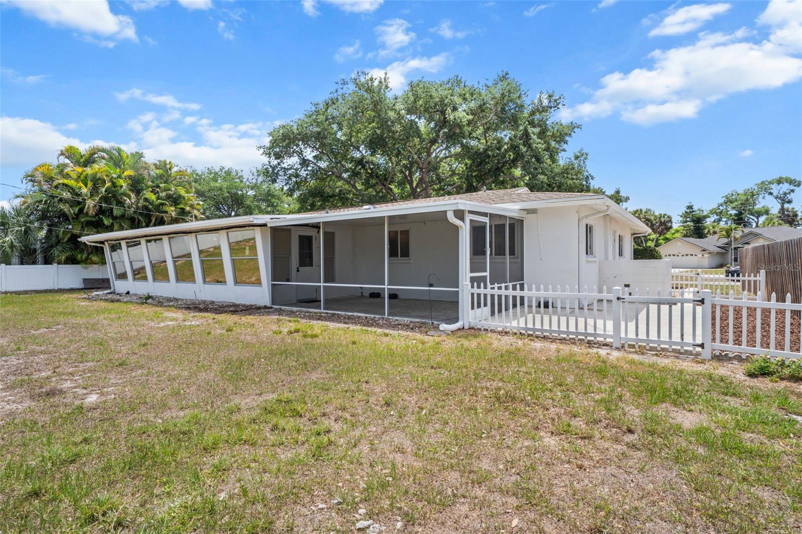 EAST GATE - Residential