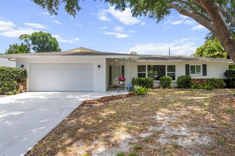 Photo of 1214 Poplar Avenue, Venice, FL 34285 (MLS # TB8500410)