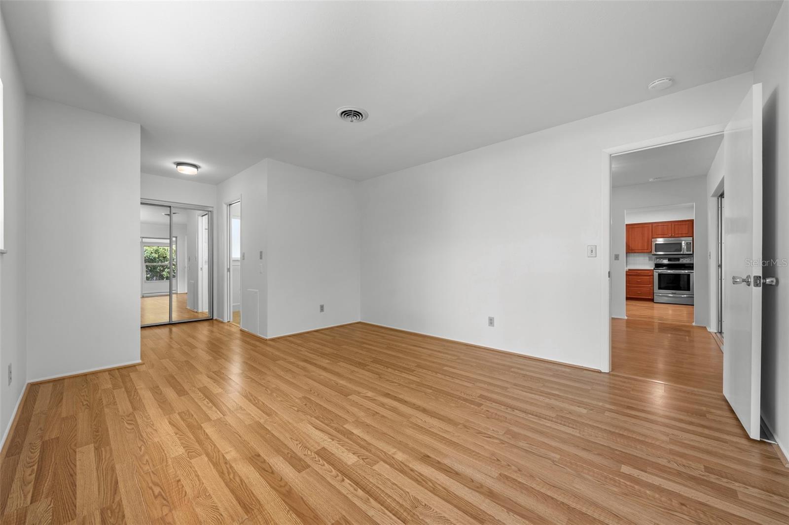 EAST GATE - Residential