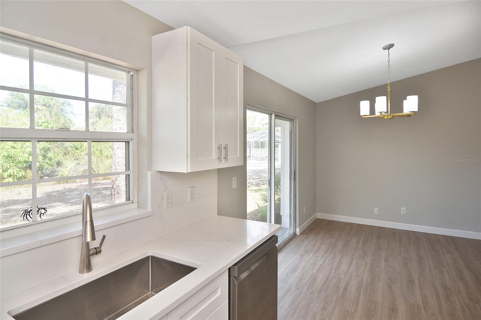 SOUTH VENICE - Residential