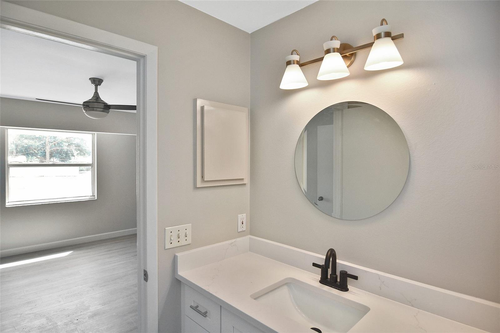 SOUTH VENICE - Residential