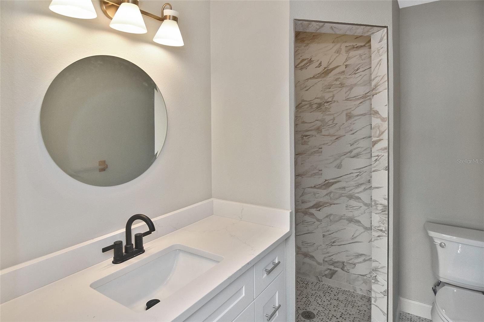 SOUTH VENICE - Residential