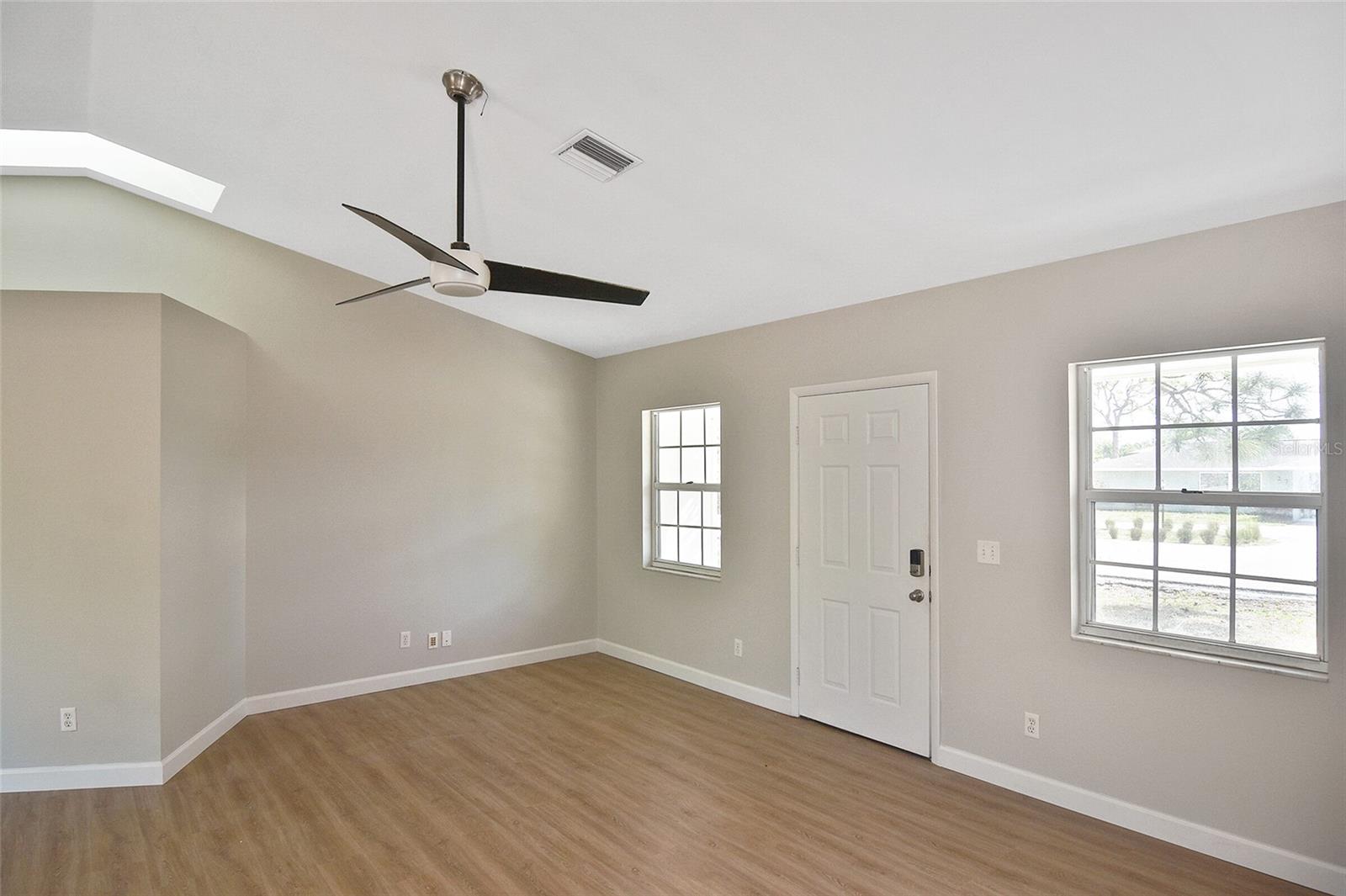 SOUTH VENICE - Residential