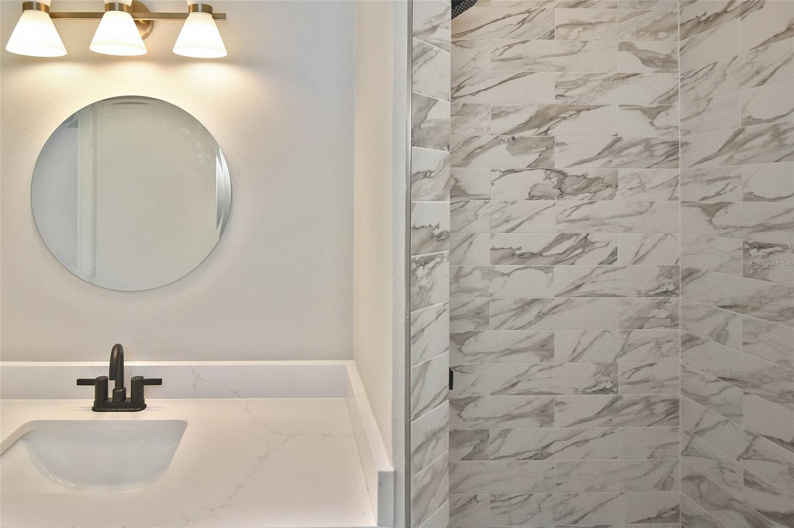 SOUTH VENICE - Residential