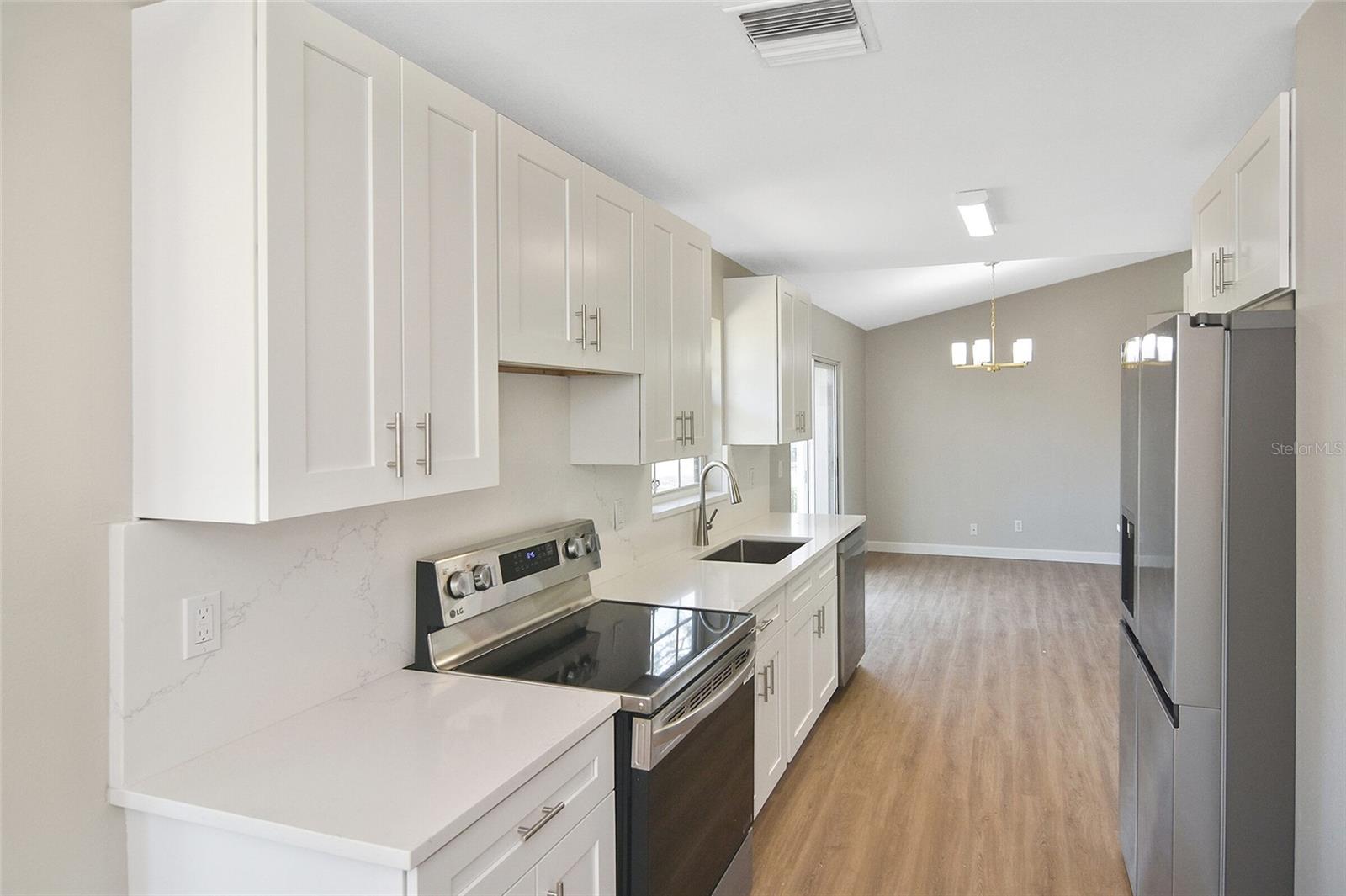 SOUTH VENICE - Residential