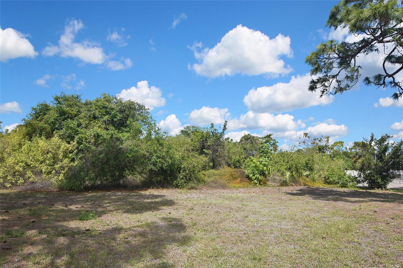 SOUTH VENICE - Residential