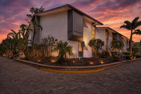 Photo of 1141 W Peppertree Drive #1141, Sarasota, FL 34242 (MLS # A4702733)