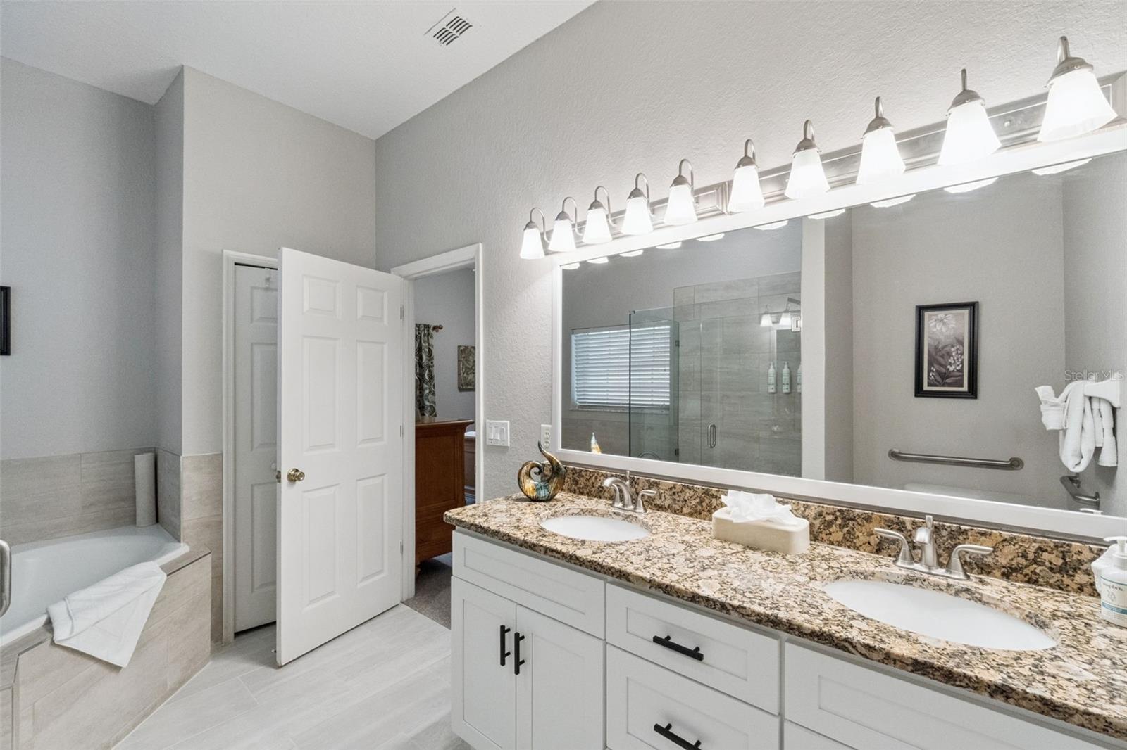 BAHAMA BAY RESORT - Residential