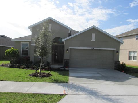 Photo of 2404 Sabastian Street, Mount Dora, FL 32757 (MLS # O6409951)
