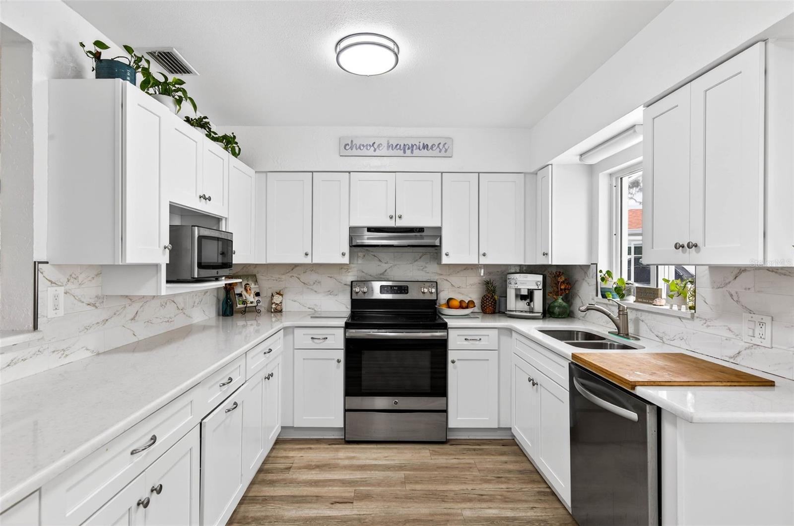 BAY PINES ESTATES - Residential